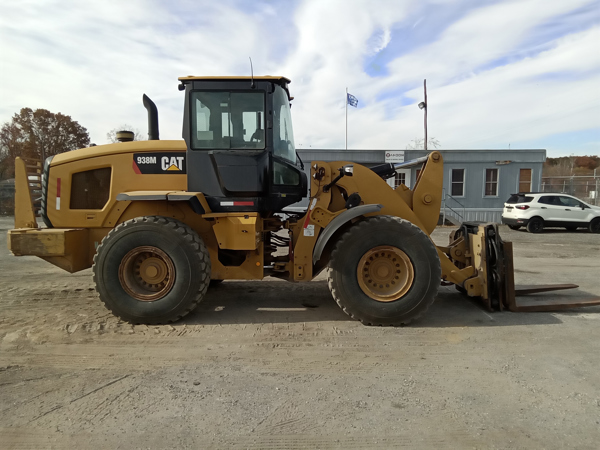 2016 CAT 938M