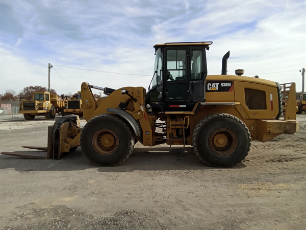 2016 CAT 938M