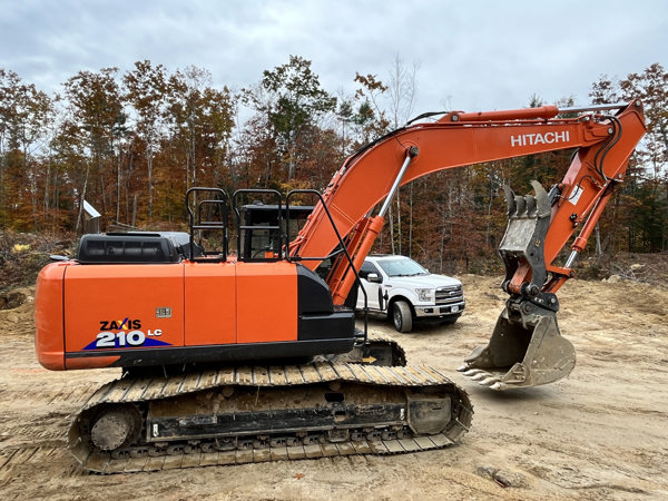 2022 Hitachi ZX210 LC-6