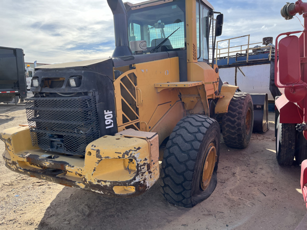 0 Volvo L90F