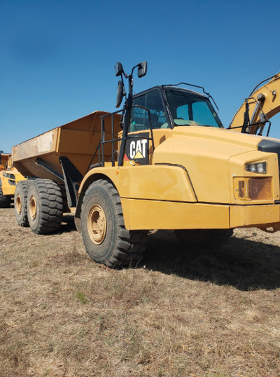 2016 CAT 745C