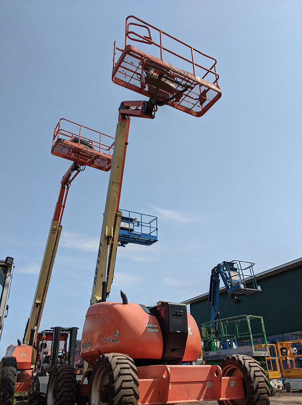 2013 JLG 600AJ