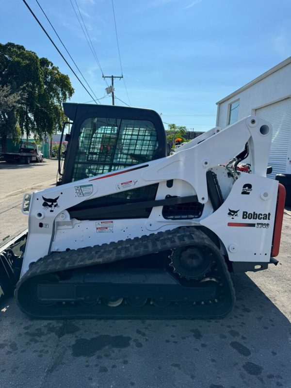 2018 Bobcat T740