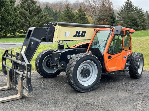 2020 JLG 943