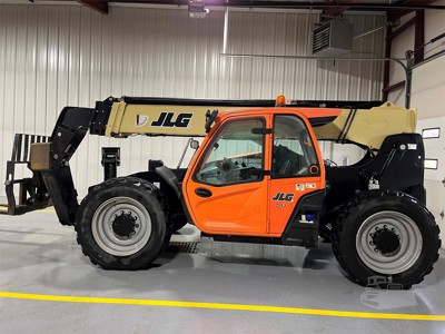 2018 JLG 1043