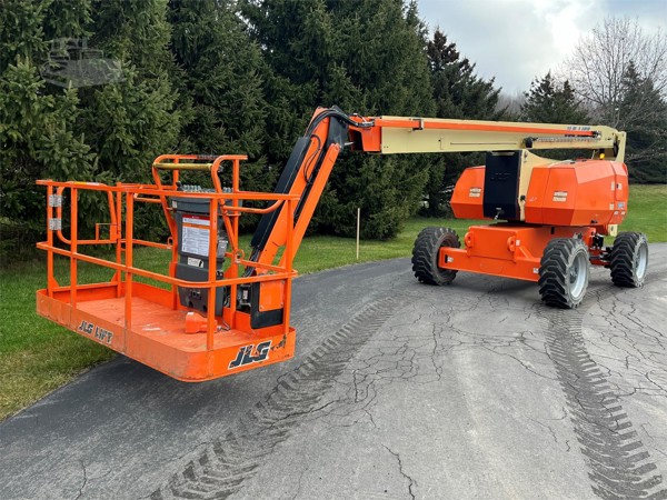 2018 JLG 800AJ