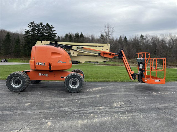 2015 JLG 450AJ II