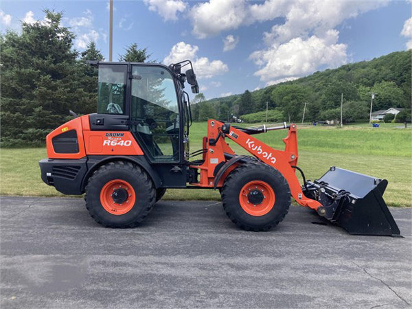 2022 Kubota R640