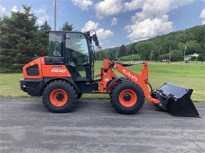 2022 Kubota R640