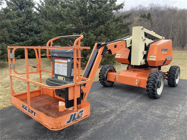 2015 JLG 340AJ