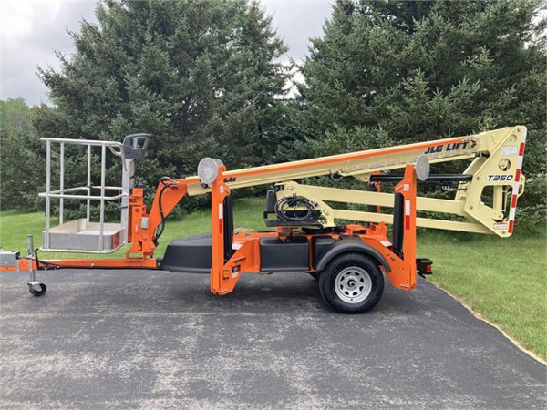 2023 JLG T350