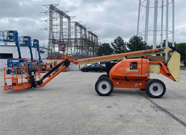 2015 JLG 600AJ