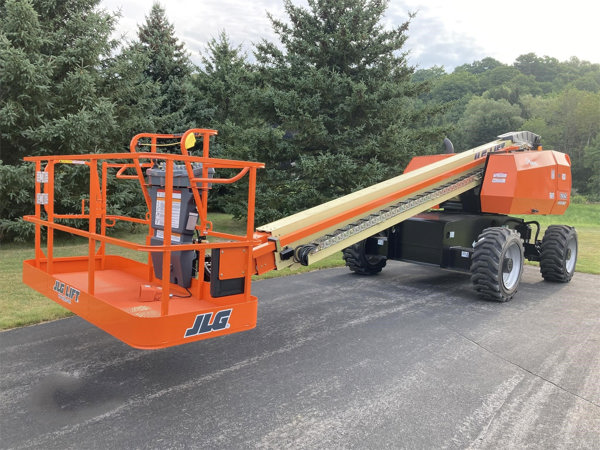 2023 JLG 600S