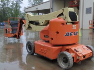 2013 JLG E400AJP