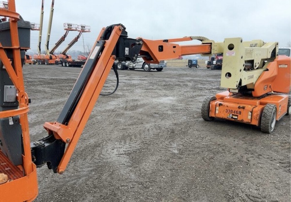 2014 JLG E400AJPN