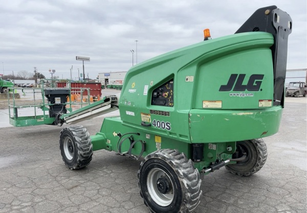 2016 JLG 400S