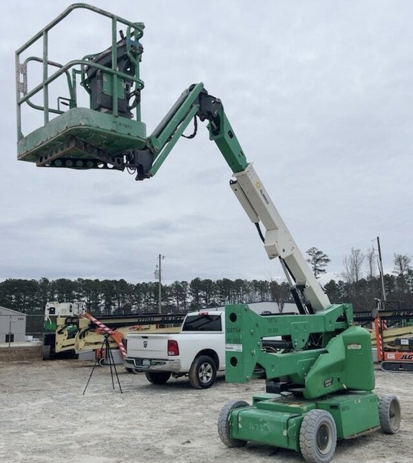 2016 JLG E400AJPN