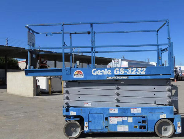 2015 Genie GS-3232