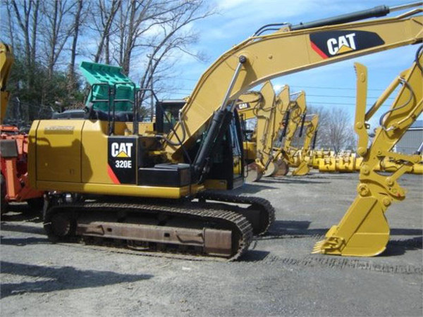 2013 CAT 320E