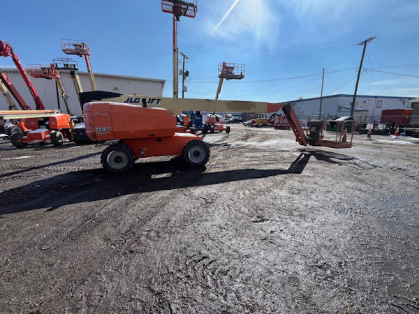 2013 JLG 660SJ