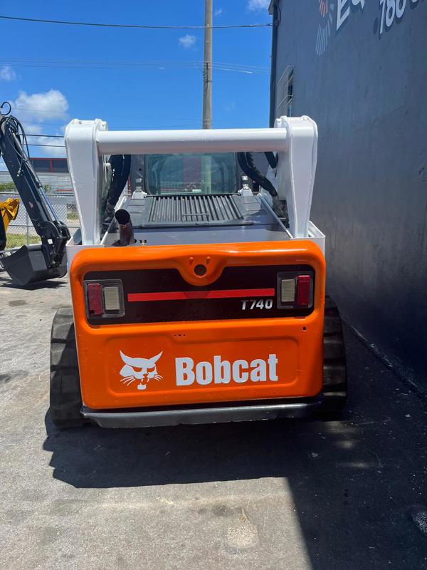 2018 Bobcat T740