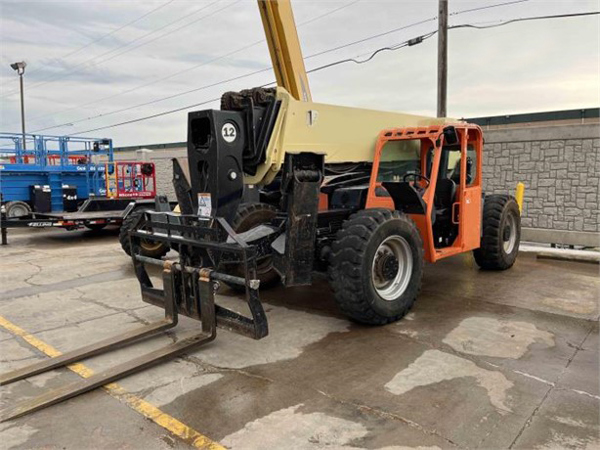 2013 JLG G12-55A