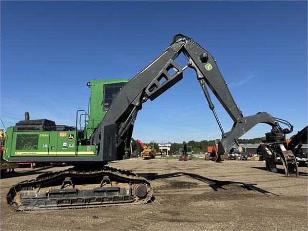 2018 John Deere 2156G