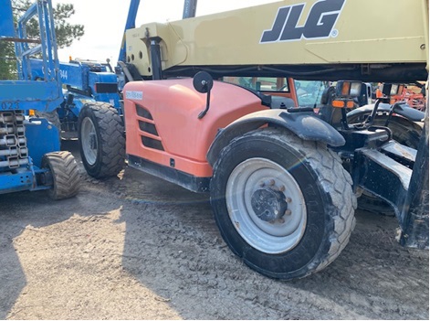 2014 JLG 1055