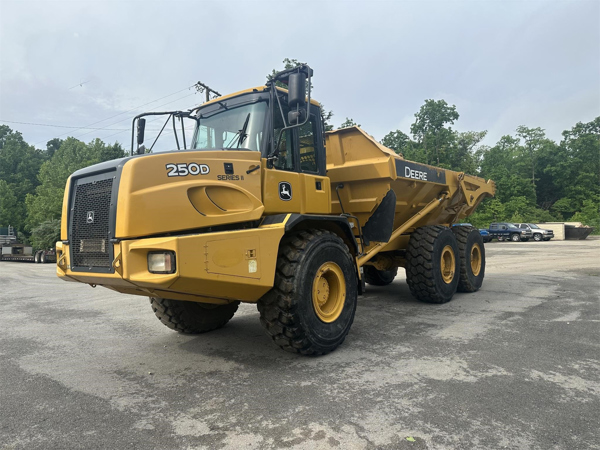 2015 John Deere 250D