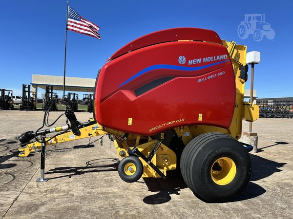 2023 New Holland Roll-Belt 560