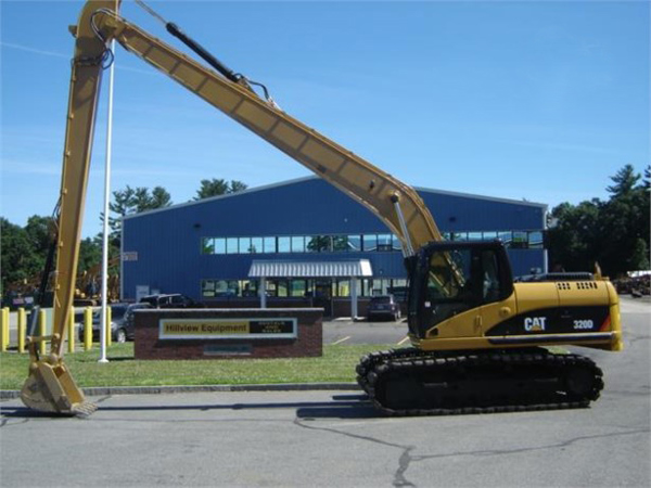 2011 CAT 320D