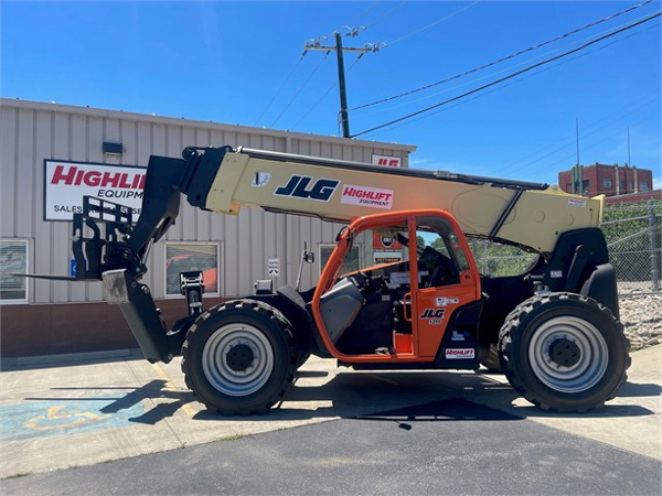 2016 JLG 1255