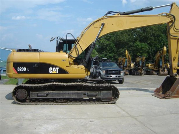 2011 CAT 320D