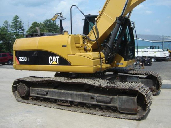 2011 CAT 320D