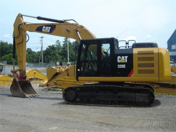 2013 CAT 320E