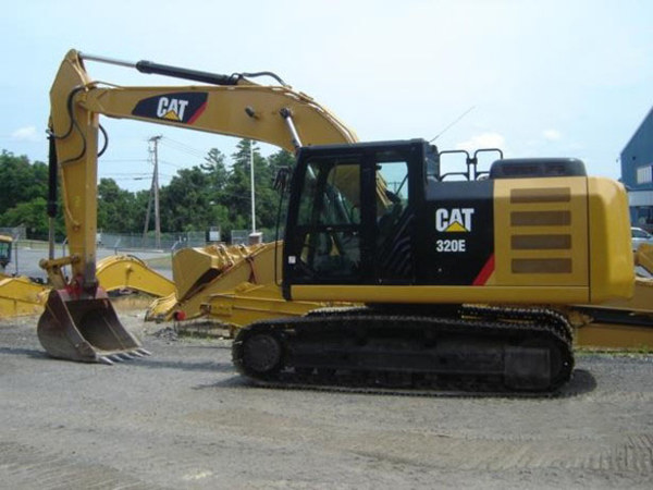 2013 CAT 320E