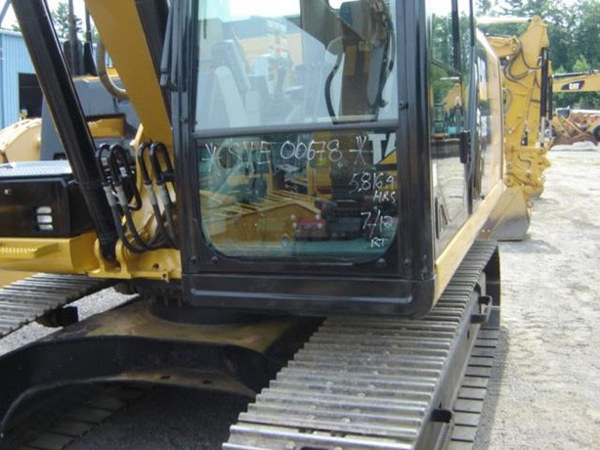 2013 CAT 320E