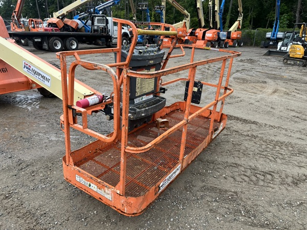 2016 JLG 400S