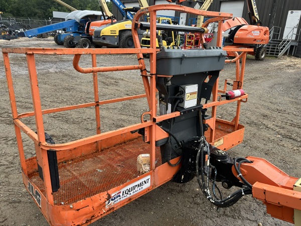 2016 JLG 400S