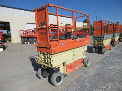 2015 JLG 2032ES