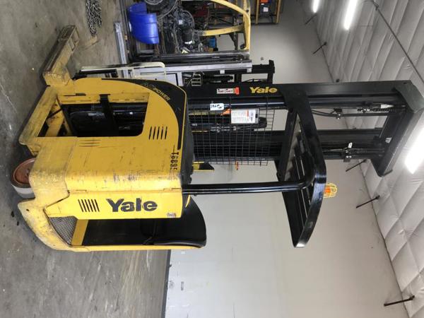 2012 Yale NR045EA