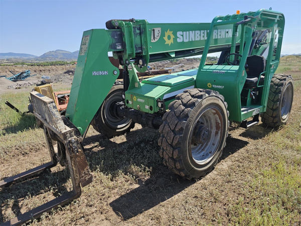 2013 JLG 8042