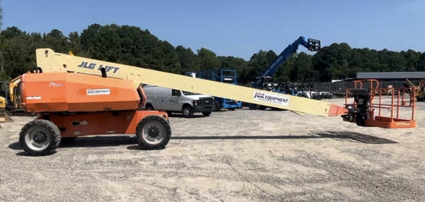 2012 JLG 800S