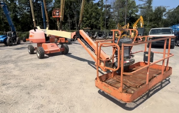 2012 JLG 800S