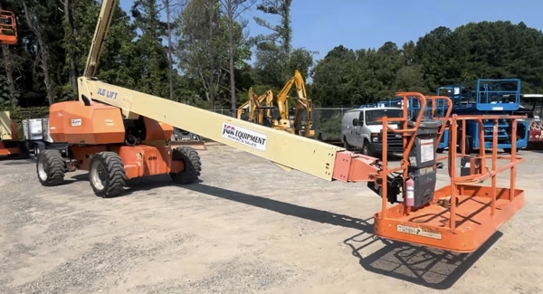 2012 JLG 800S