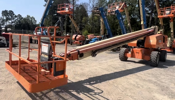 2012 JLG 800S