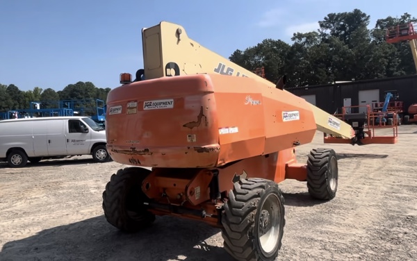 2012 JLG 800S