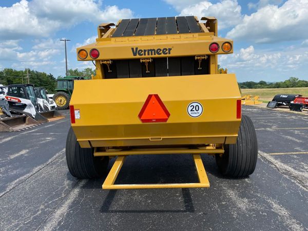 2021 Vermeer 605N