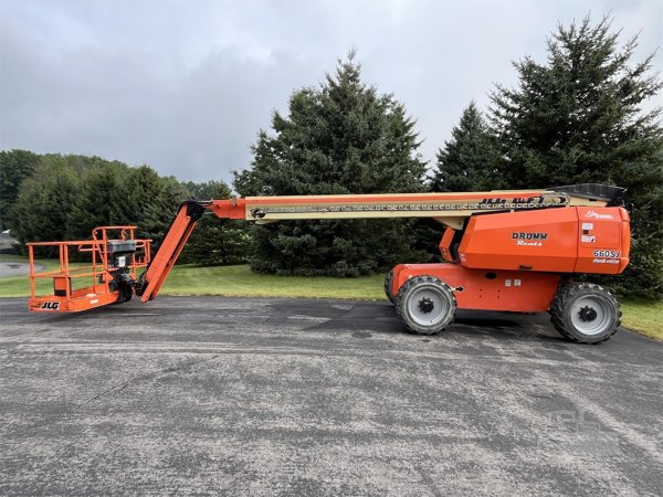 2015 JLG 660SJ