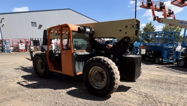 2013 JLG G9-43A